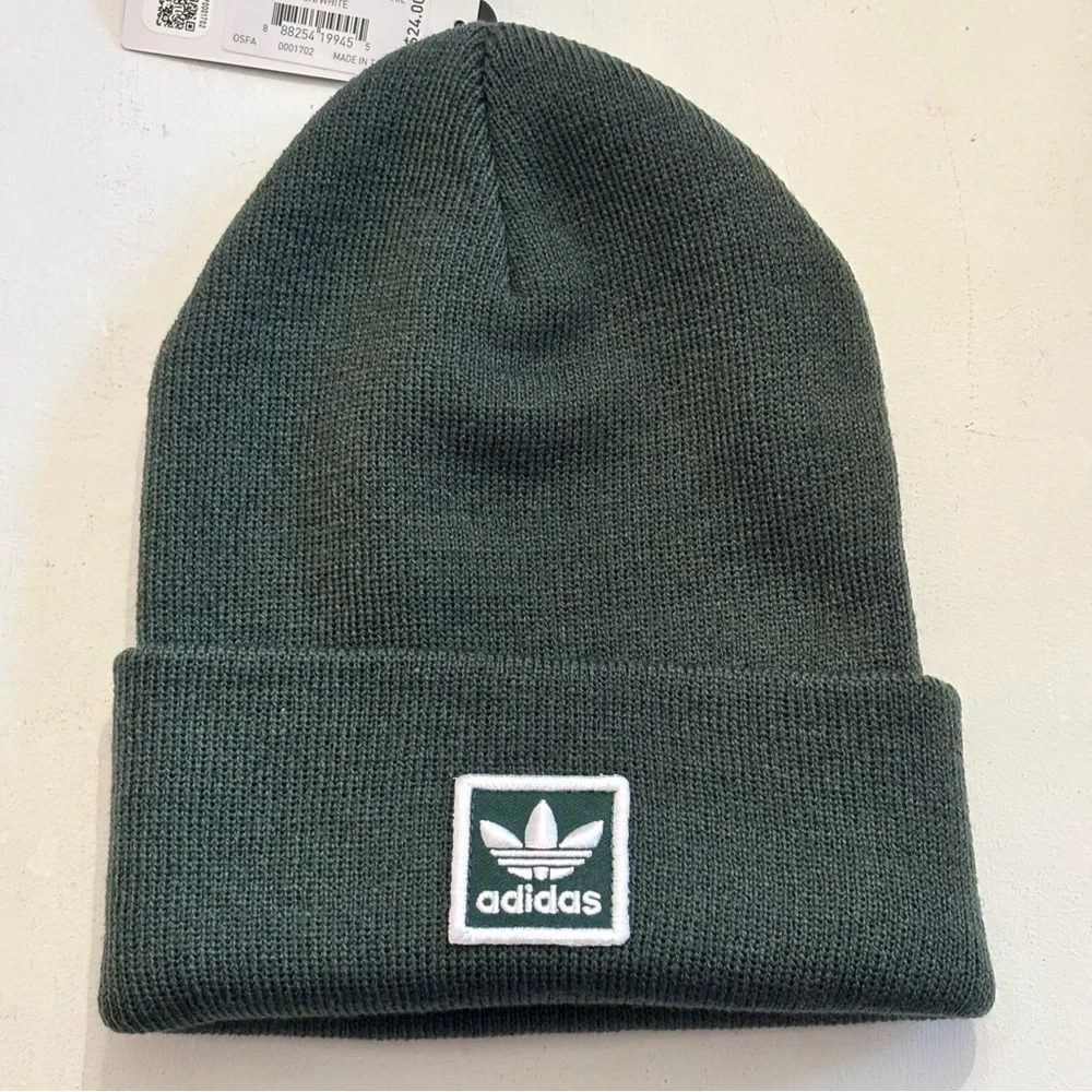 ADIDAS UNISEX ORIGINALS TALL UTILITY BEANIE MINERAL GREEN/WHITE NEW‎